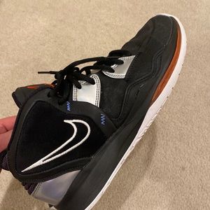 Nike Kyrie 8 (Infinity)